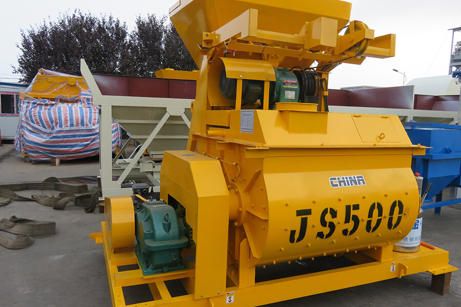 Various construction machinery, concrete mixer, cement silo delivery site-Henan Hengyuan